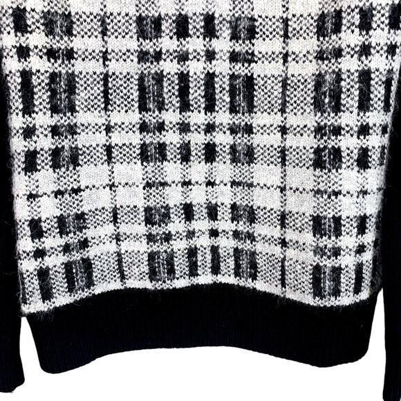 Banana Republic Womens Sz M White/Black Plaid Front Crew Sweater - Picture 4 of 11